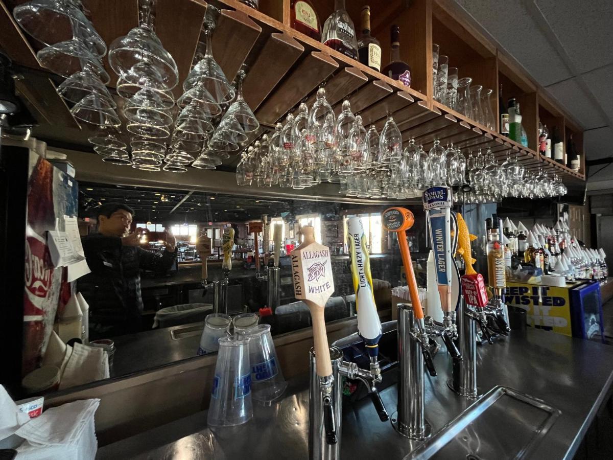 Presque Isle Hotel Extérieur photo